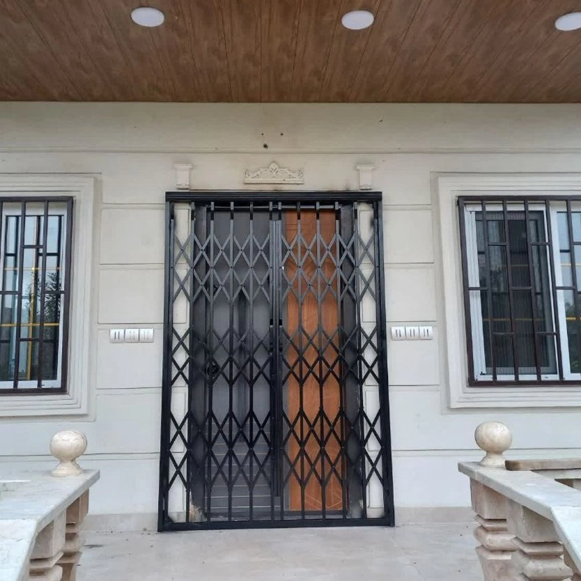 درب آکاردئونی باطرح سه گل