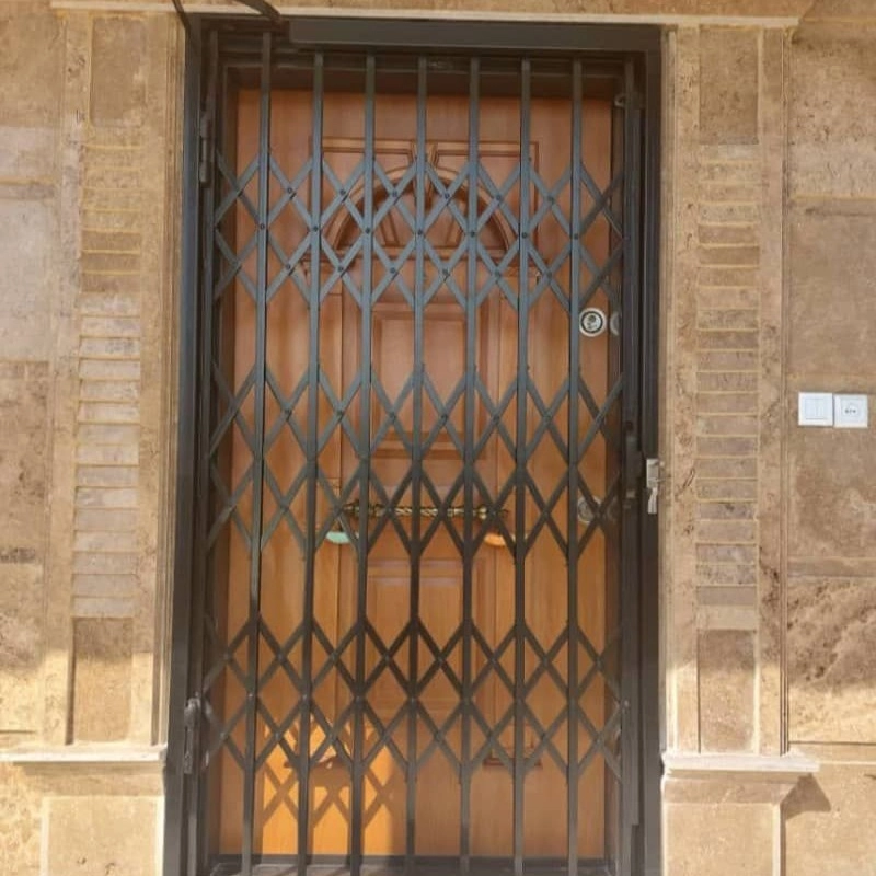 درب آکاردئونی با طرح ۳ گل