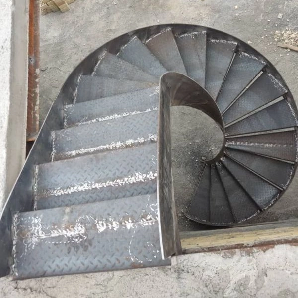 پله مارپیچ 01 آریا استیل