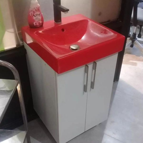 اجرای دکوراسیون داخلی ازمایشگاه آرین