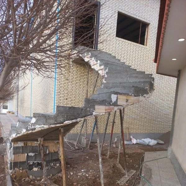پله گرد مارپیچ بتنی واحدی