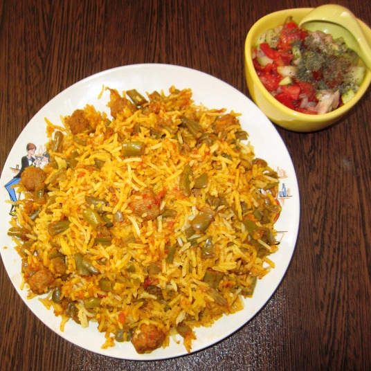 تهیه غذا بیرون بر نازبانو