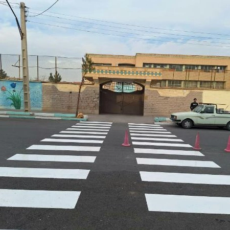 رنگهای ترافیکی و خطوط خیابانی مومزایی