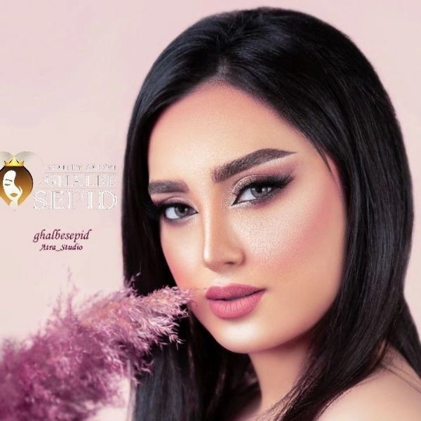 میکاپ در سالن زیبایی در قلب سپید