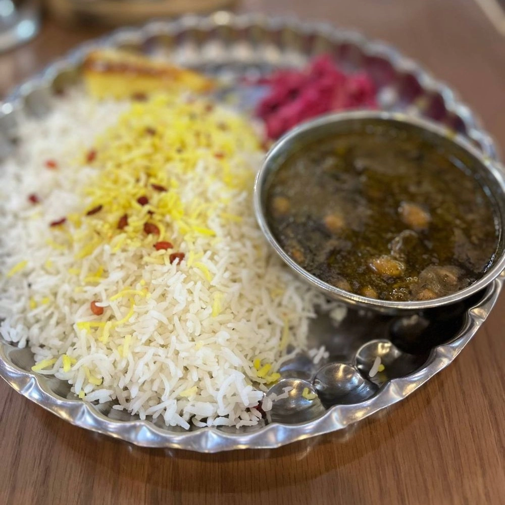چلو خورشت قرمه سبزی چلو خورشت قرمه سبزی