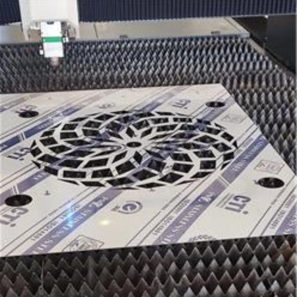 خدمات دقیق خم و برش CNC فلزات
